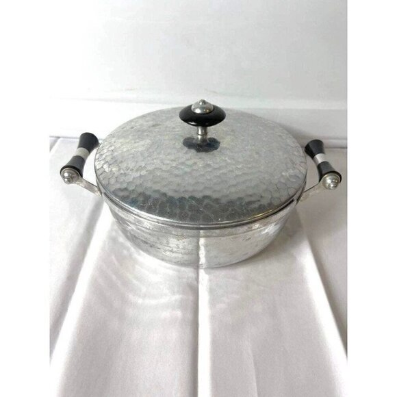 Vintage 1950s Hammered Aluminum Casserole Dish with Lid - Picture 2 of 11